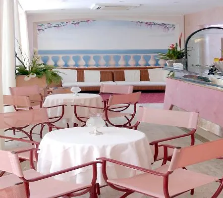 Souvenir Hotel 3*